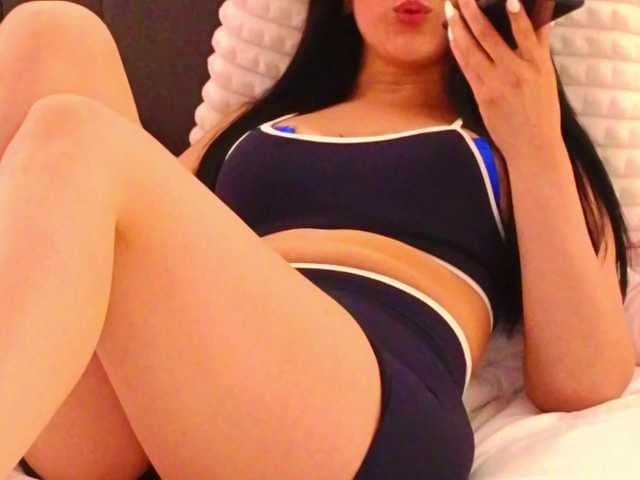 LauraDelight live cam