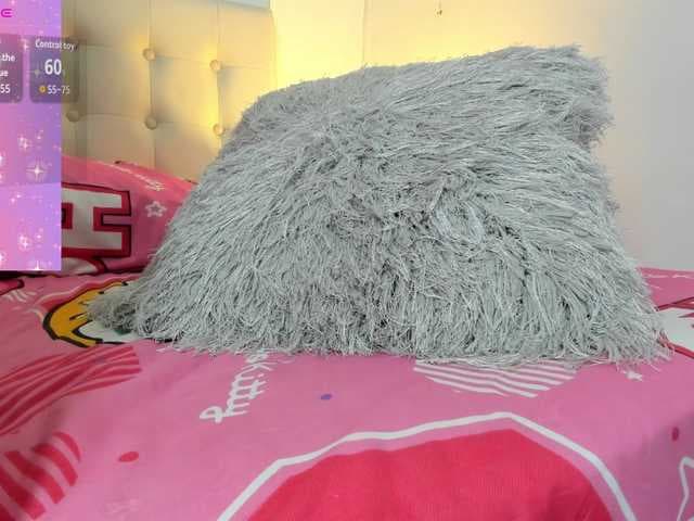 MiaEvans0 live cam
