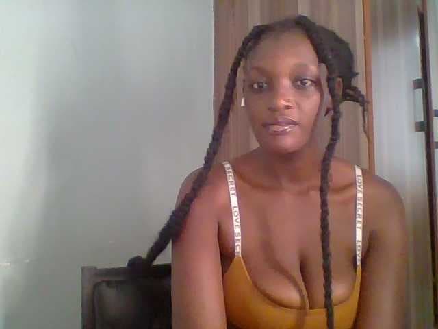 Chocolate-saucy live cam