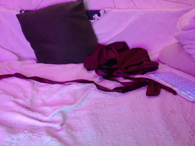 Foxeeess live cam