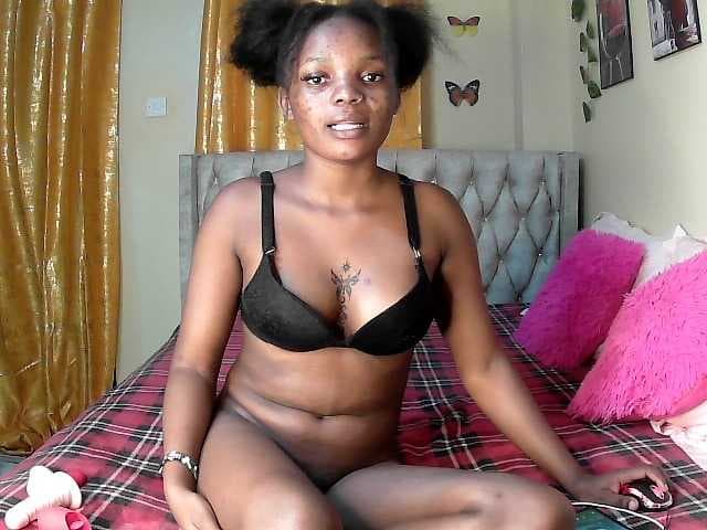Lovelyquincy live cam