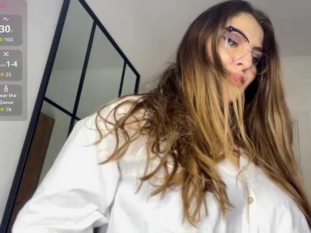 LucyWillow live cam