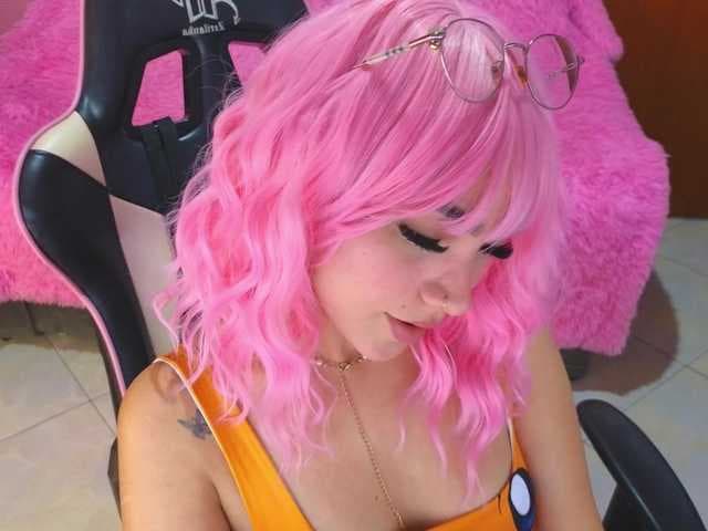 keitymoon live cam on BongaCams