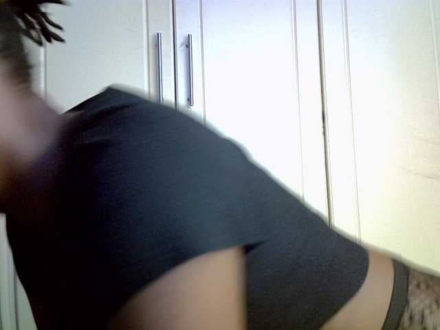 desirdoll23 live cam