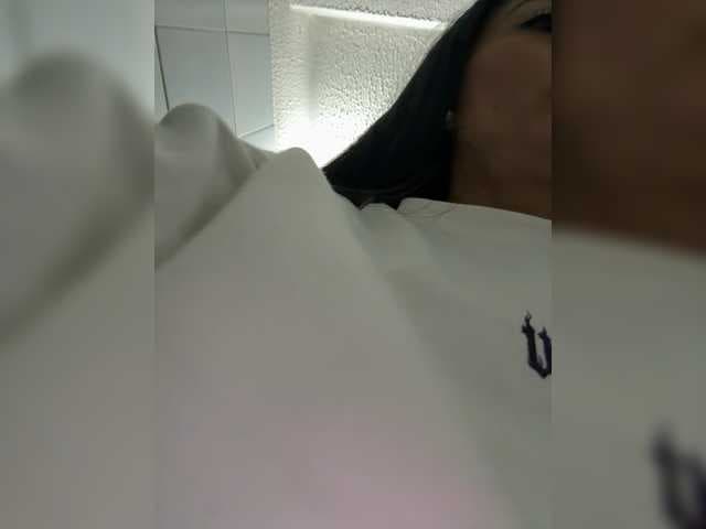 Bella-152 live cam