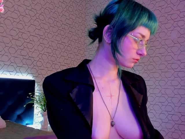 Scarle-Whisper live cam