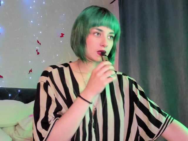 Scarle-Whisper live cam