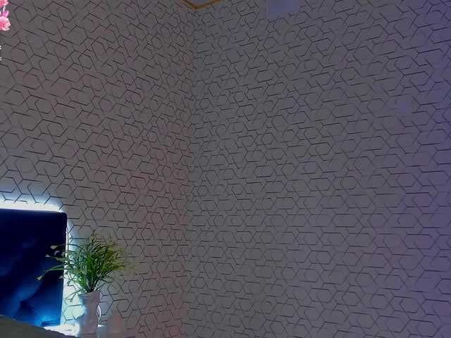 Scarle-Whisper live cam