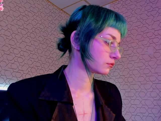 Scarle-Whisper live cam