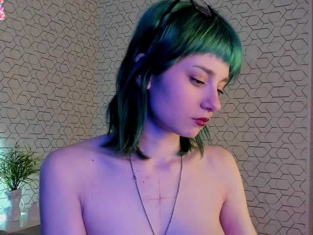 Scarle-Whisper live cam