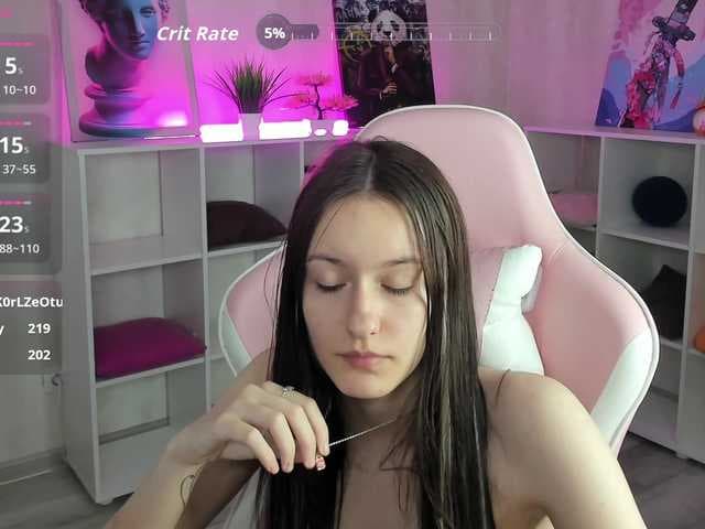 Golden-Whisper live cam