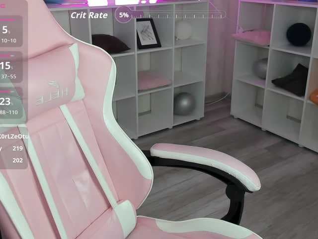 Golden-Whisper live cam