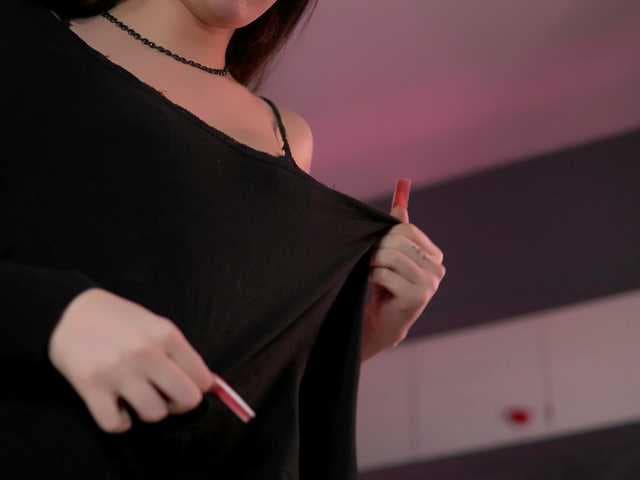 BrattyScarlet live cam