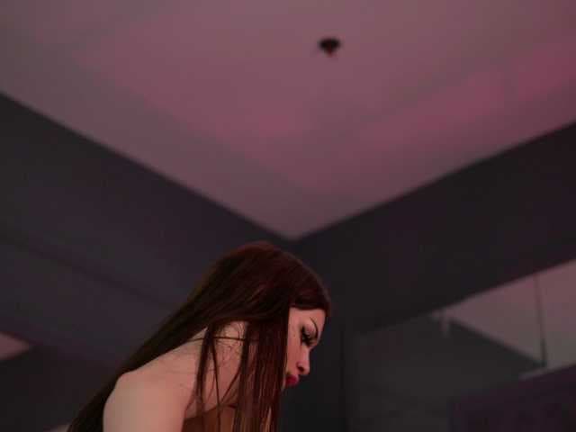 BrattyScarlet live cam