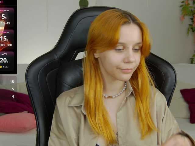 Rachel-lips live cam on BongaCams