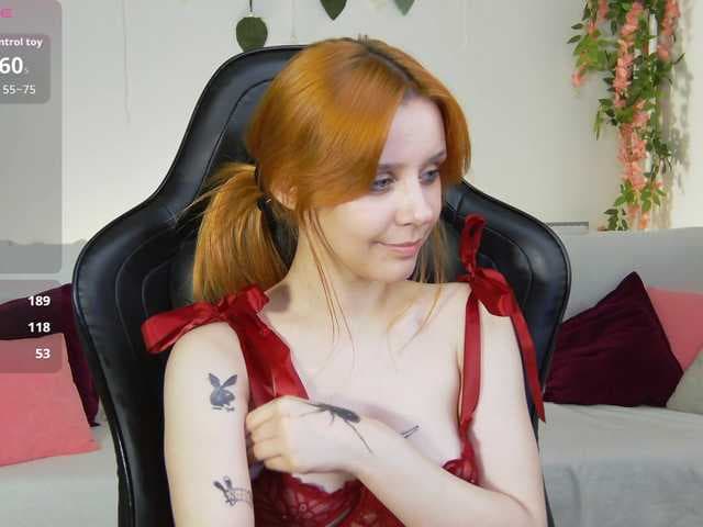 Rachel-lips live cam