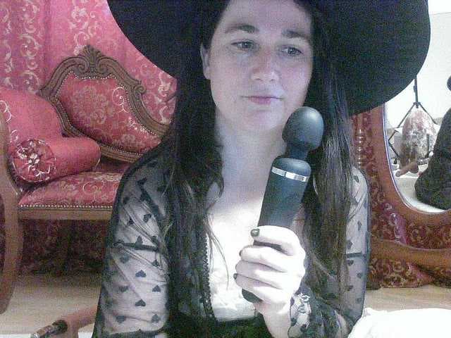 AmanelWhite live cam