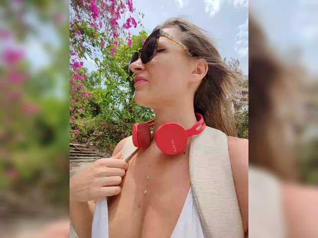 AnnMyself live cam