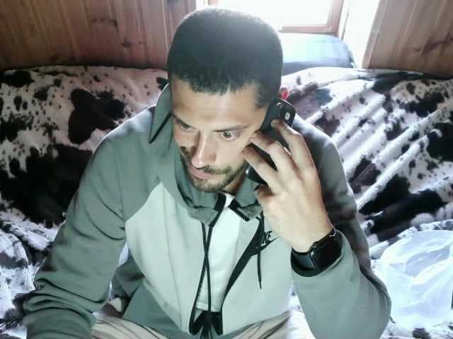 Deniskaaaaa12 live cam