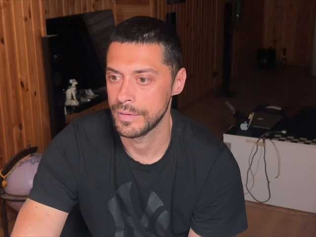 Deniskaaaaa12 live cam