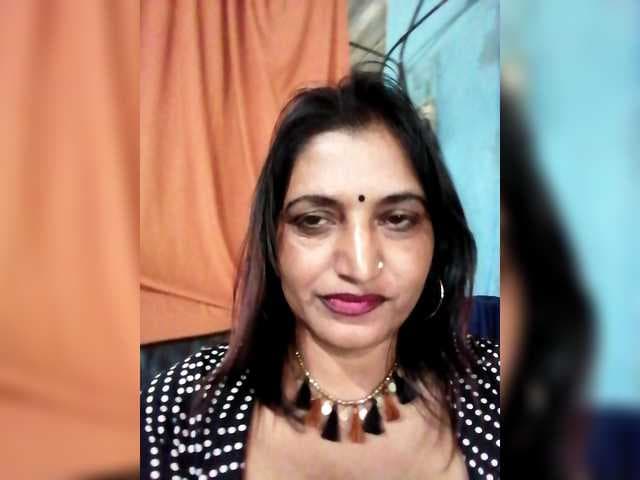 FiestyQueen live cam