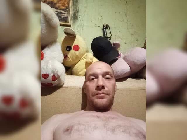 Viktor83a live cam