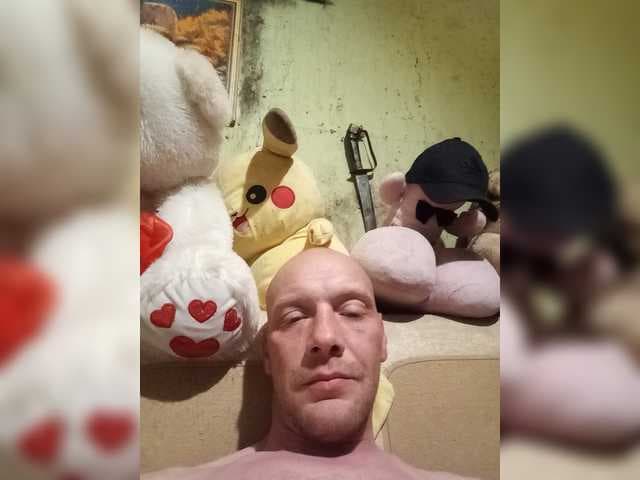 Viktor83a live cam
