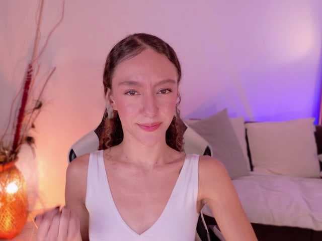 ChloeMoreti live cam