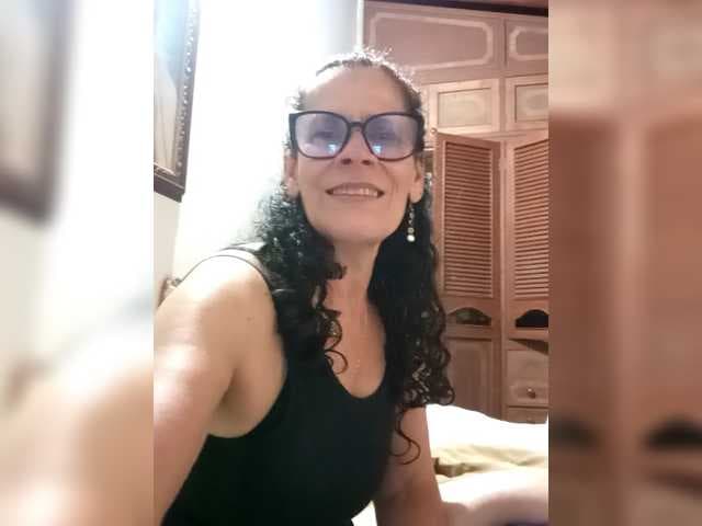 Linamilf70 live cam