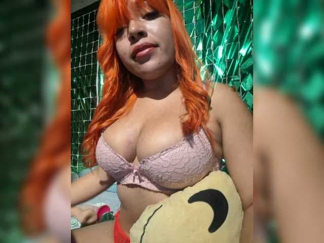 ZunaraOfficial1 live cam