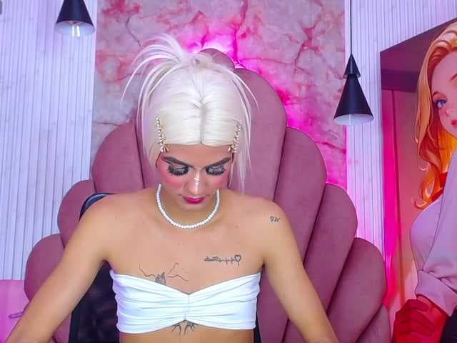 Chloe-Harington live cam