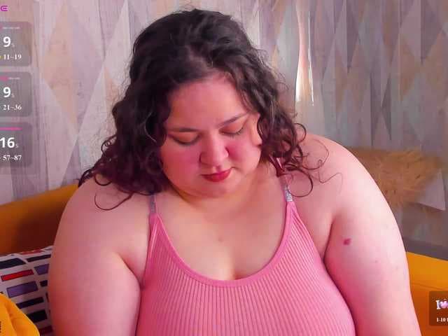 Moonlit-Adelee live cam