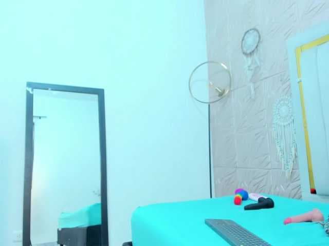 Brunettte-Sweet live cam on BongaCams