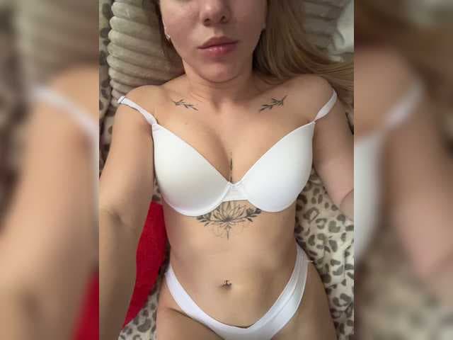 BlushingKitten live cam