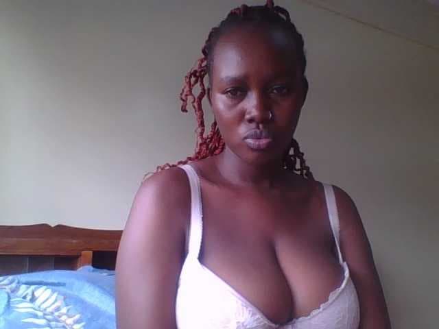 sweetlucy2 live cam on BongaCams