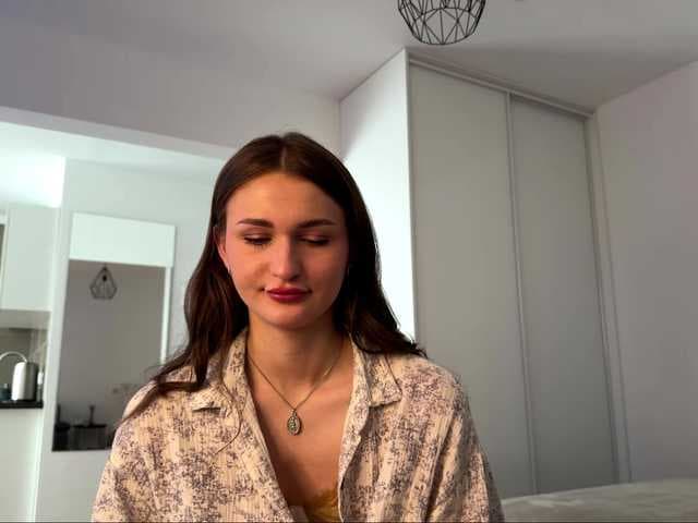 LauraMondella live cam