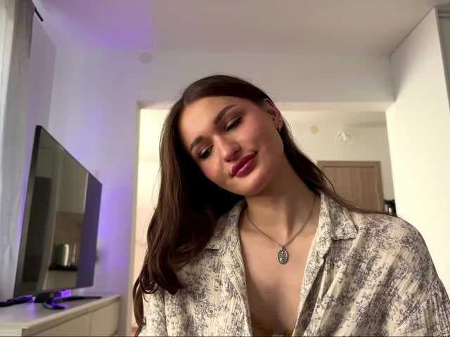 LauraMondella live cam