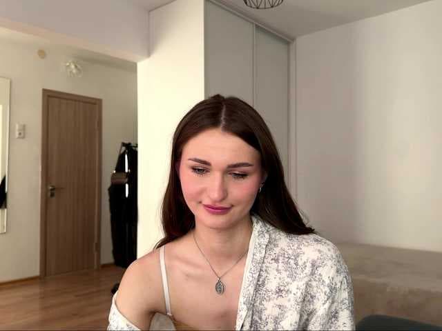 LauraMondella live cam