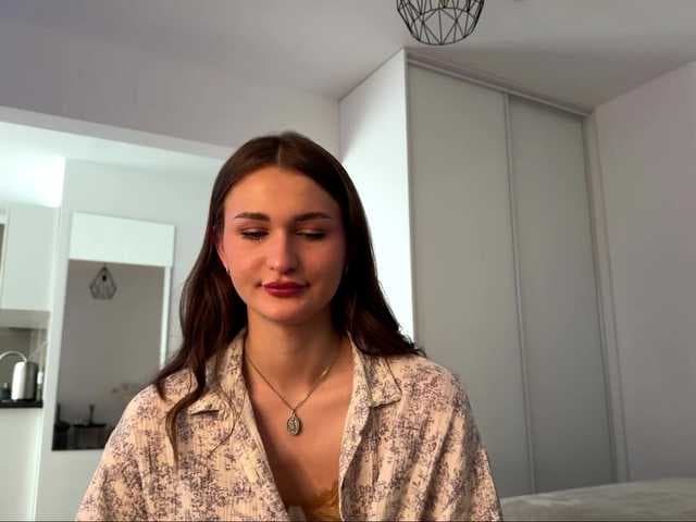 LauraMondella live cam