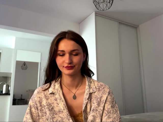 LauraMondella live cam