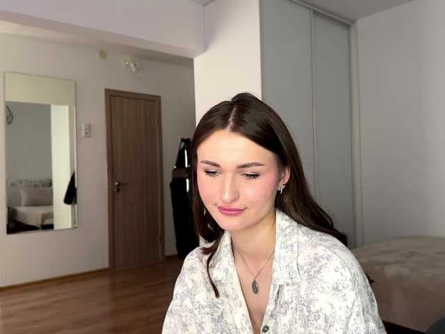 LauraMondella live cam