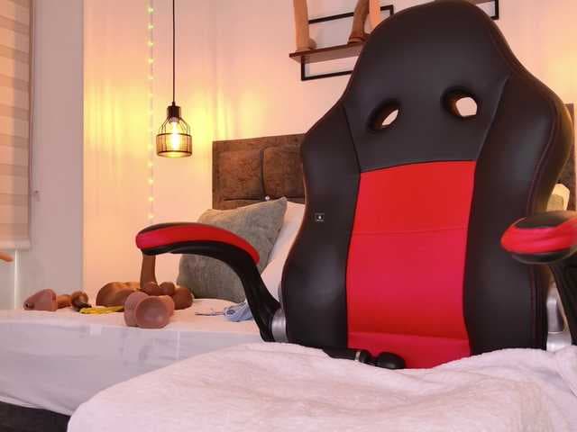 vanity-wild live cam on BongaCams