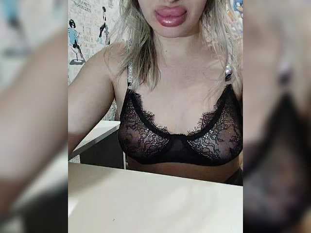 Arbuznaia-popka9 live cam on BongaCams