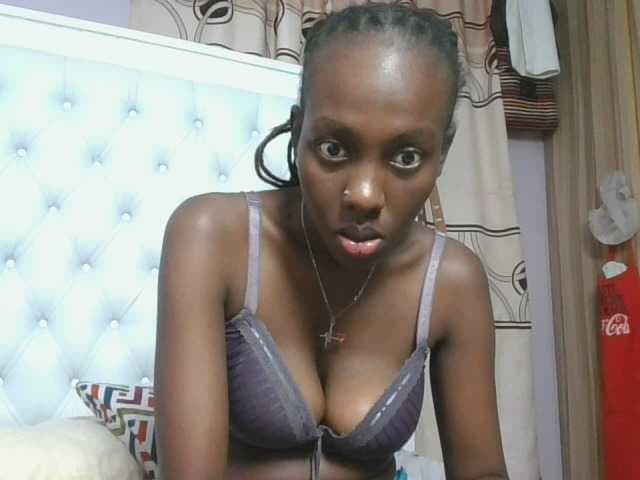 SexyNova live cam on BongaCams