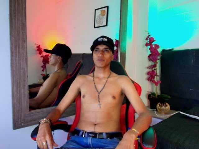 AlanColthon live cam