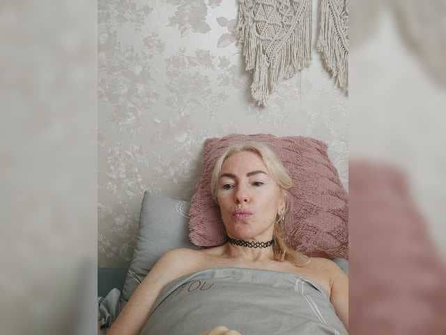 White00Pearl live cam