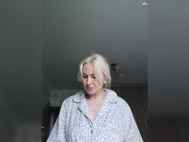White00Pearl live cam