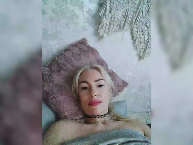 White00Pearl live cam