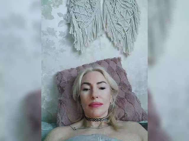 White00Pearl live cam