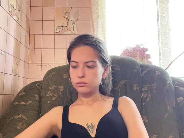 RonnaWillow live cam
